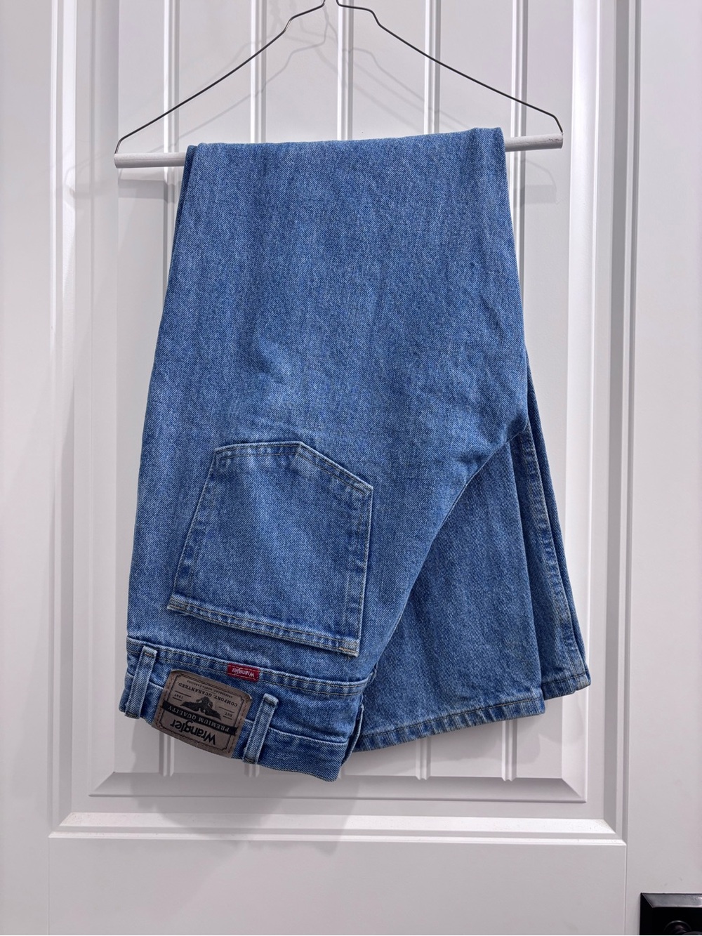 Wrangler Men’s Light Blue Relaxed Jeans